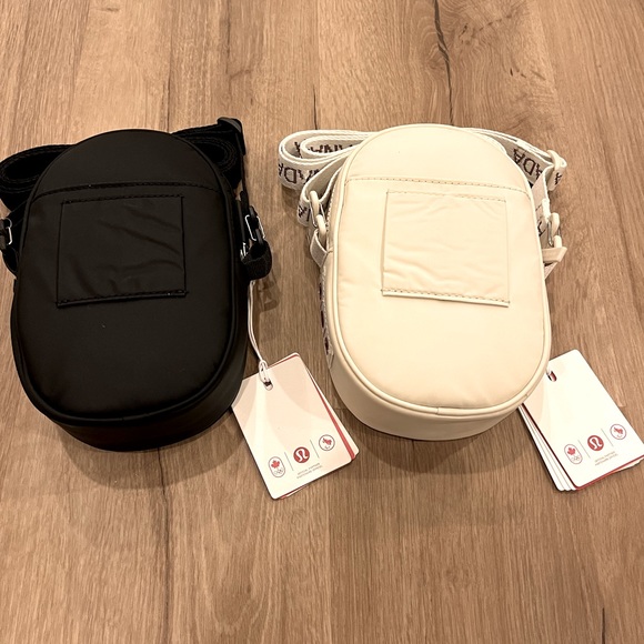 BNWT Lululemon Team Canada Future Legacy Crossbody Bag - Picture 5 of 5